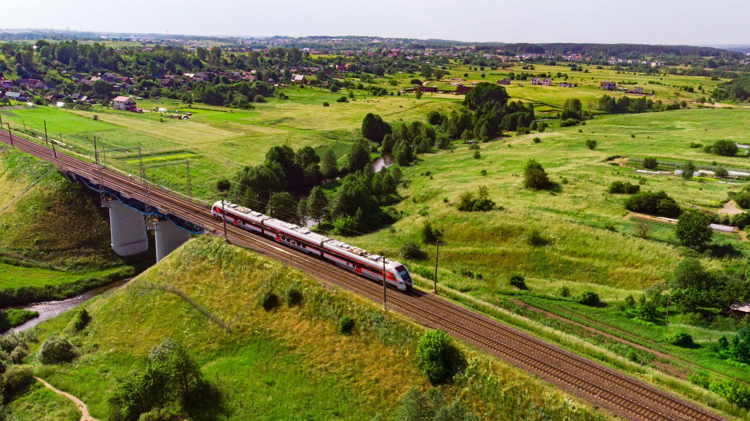 Lietuva tampa darnaus judumo pavyzdžiu – už žingsnius nuolaida traukinio bilietui